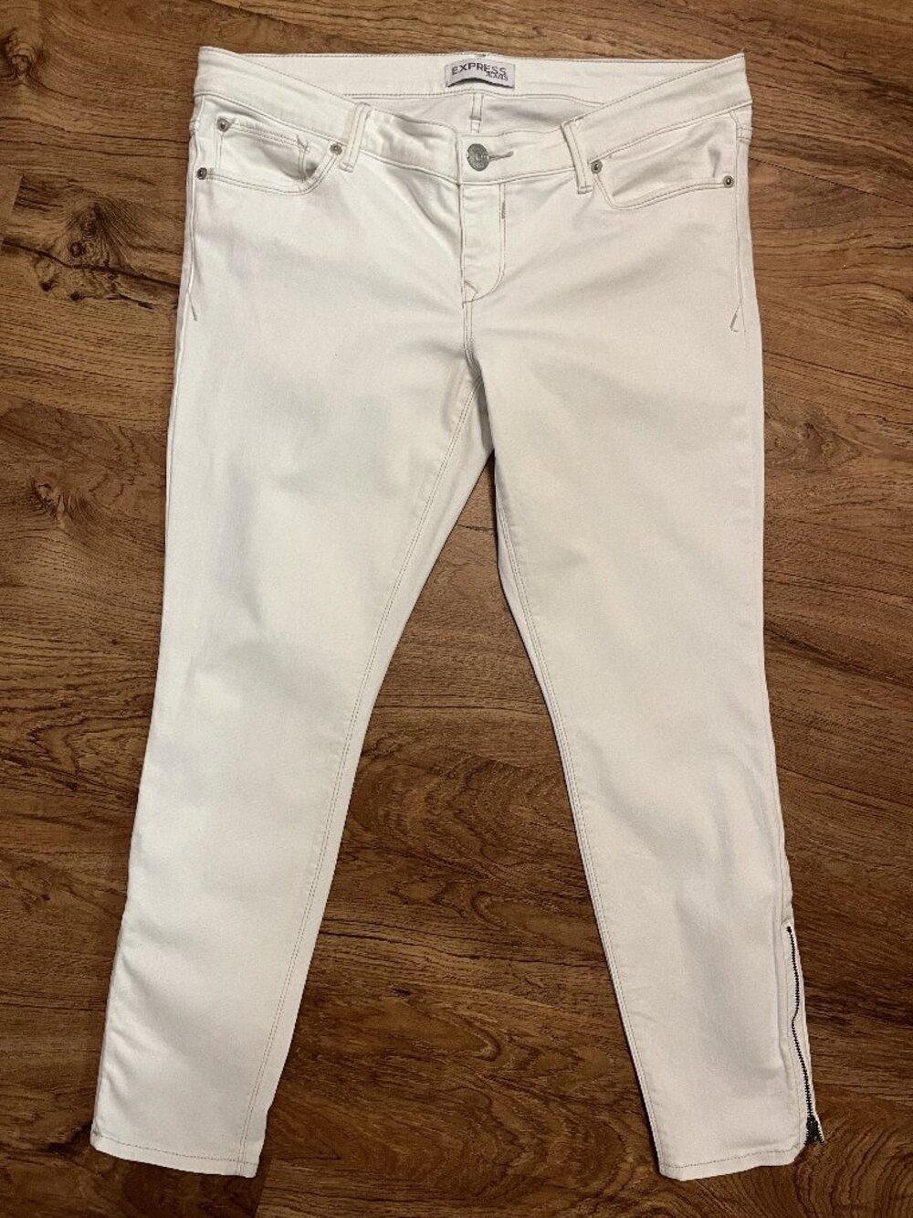 Express Women's White Ankle Stella Regular Fit Low Rise Jeans w/ Zipper Detail